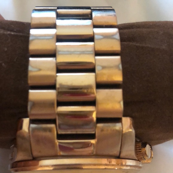 Michael Kors Gold Watch - Picture 8 of 8